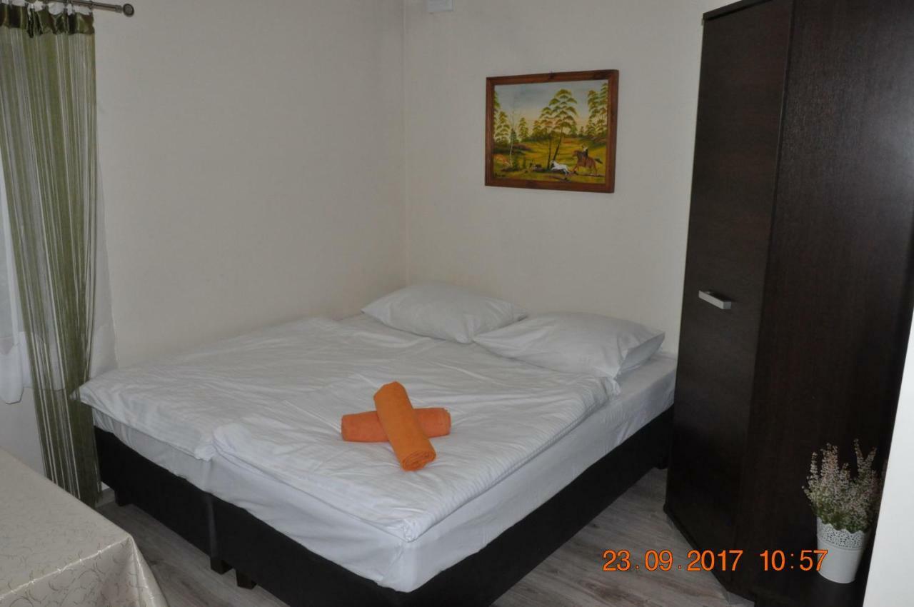 Gosciniec W Ogrodzie Apartment Brusy Екстериор снимка
