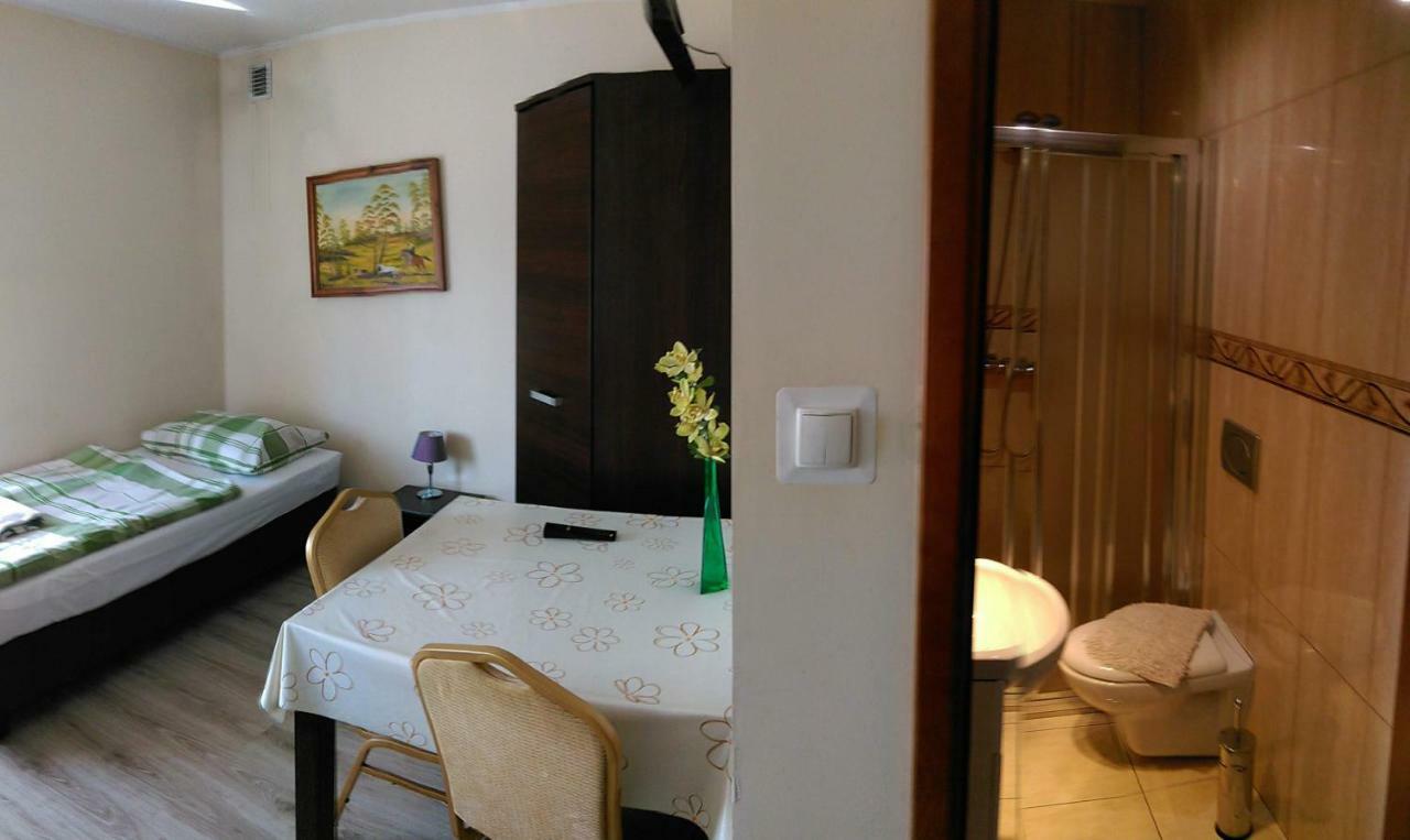 Gosciniec W Ogrodzie Apartment Brusy Екстериор снимка